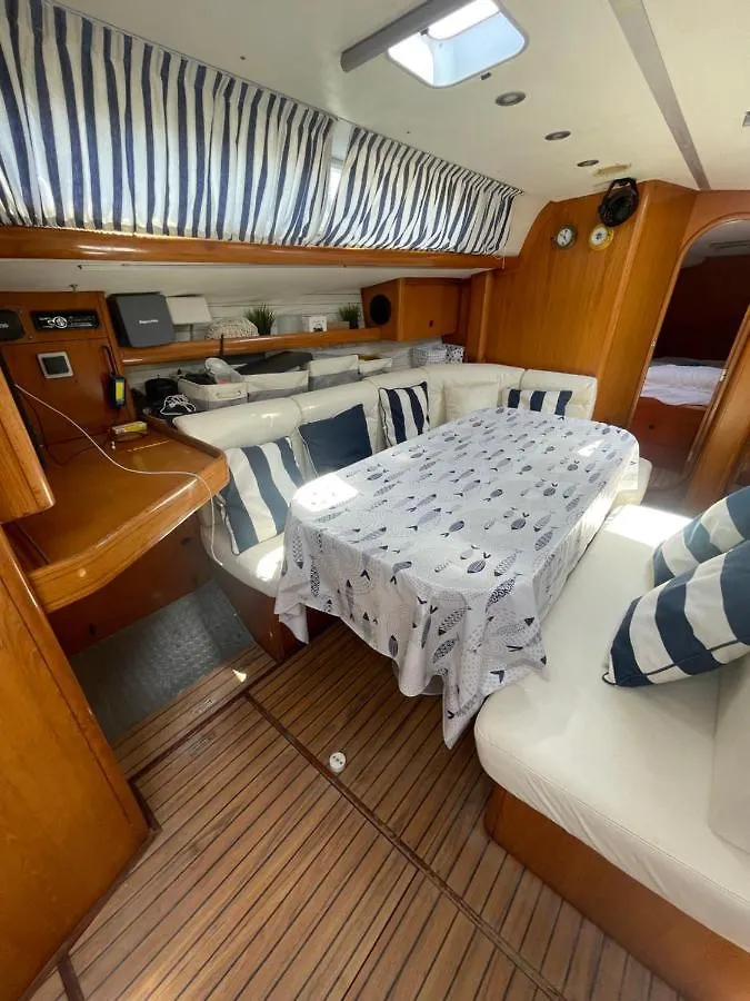 Velero Beneteau Gybsea 50 Hotel Sant Francesc de s'Estany