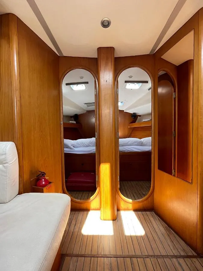 Velero Beneteau Gybsea 50 Hotel Sant Francesc de s'Estany Botel